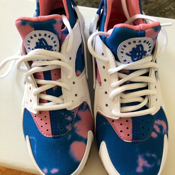 Nike Shoes - Air Huarache by Nike 6.5